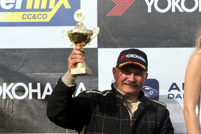 En glad Jan Petersen tog sin første Podie placering i Yokohama SuperCup.
(Foto: Keld Dohm)